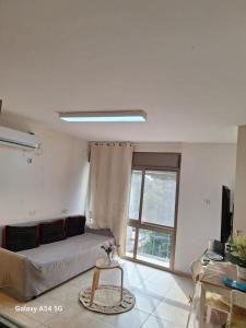 Afbeelding uit fotogalerij van Charming beach 2 room flat in Haifa