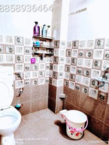 Koupelna v ubytování Sangam Only 2km from Home