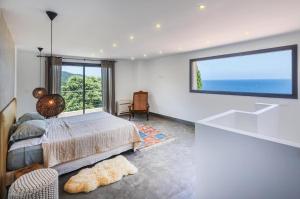 Gallery image of Villa 10 personnes avec piscine vue mer in Conca