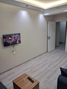 Μια τηλεόραση ή/και κέντρο ψυχαγωγίας στο Bolu Tabaklar suit