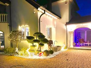 Tòa nhà nơi biệt thự tọa lạc