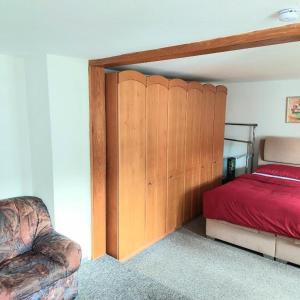 Un pat sau paturi într-o cameră la Top Ferienwohnung in der Natur