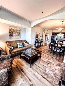 Gallery image of Fairway To Heaven At Four Season 2bed2bath Condo in Lake Ozark