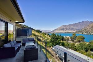 Imagen de la galería de Goldrush Way 4BR 3BA Lake & Mountain Views, en Frankton