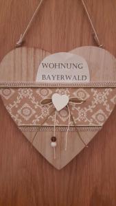 ein herzförmiges Etikett mit der Aufschrift „Freiwilligenarbeit aufgehoben“ in der Unterkunft Studio für 2 Personen ca 33 m in Bayerisch Eisenstein, Bayern Bayerischer Wald in Bayerisch Eisenstein