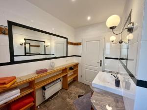 Ένα μπάνιο στο Chalet Magda-Lena +82 φωτογραφίες