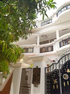 Balkón nebo terasa v ubytování Homestay - Serviced Apartment "ISH Atithya" with Modular Kitchen, various amenities and Complimentary Breakfast in Lucknow, IN