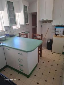 Η κουζίνα ή μικρή κουζίνα στο Family Vacation home