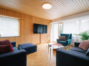 Μια τηλεόραση ή/και κέντρο ψυχαγωγίας στο Apartment BergOase in Seenähe