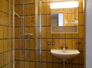 Ένα μπάνιο στο Aivla