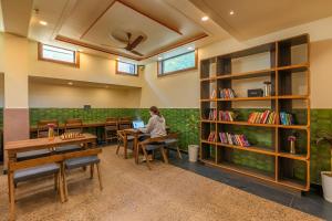 Εστιατόριο ή άλλο μέρος για φαγητό στο The Hosteller Agra, Tajganj +25 φωτογραφίες