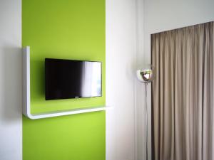 TV a/nebo společenská místnost v ubytování Prescott Ace Kuala Lumpur Cheras