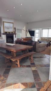 TV a/nebo společenská místnost v ubytování Zoute Zoene