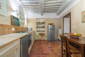 Η κουζίνα ή μικρή κουζίνα στο Casa di Pietro in Vivo d'Orcia, Pool +20 φωτογραφίες