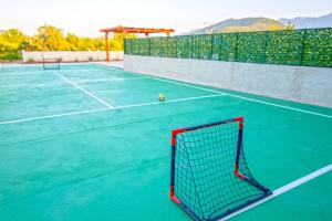 Tenis a/nebo squash v ubytování Ferienhaus In Opanci Mit Beheiztem Pool, Parkplatz nebo okolí + 21 fotografií