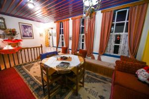 Posezení v ubytování Archontiko 1787