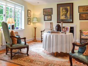 Posezení v ubytování The Malt House - Uk50779