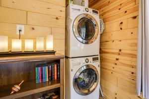 Fotografie z fotogalerie ubytování Hike On-Site! 16-Acre Escape Near Shenandoah NP v destinaci Shenandoah Forest