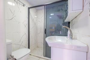 Koupelna v ubytování Oldcity Hostel