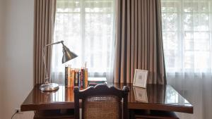 Billede fra billedgalleriet på MiraNamin Nest ROSAL - Garden View Suite in Unique Historic Estate with Indoor Plunge Pool, Self-Service Breakfast, Guest Kitchen i Manila + 21 billeder