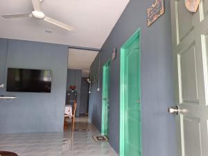 Μια τηλεόραση ή/και κέντρο ψυχαγωγίας στο Sofea Rania Homestay