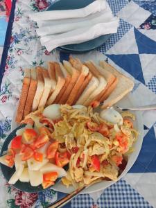 Đồ ăn tại/gần nhà trọ