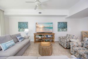 Χώρος καθιστικού στο The Oasis 2209 formerly Phoenix West II 2209 condo