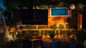 Μια τηλεόραση ή/και κέντρο ψυχαγωγίας στο Homestay Thùy Dương 2