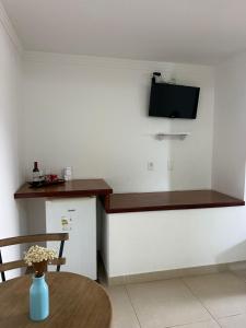 Μια τηλεόραση ή/και κέντρο ψυχαγωγίας στο Pousada Acqua Azul