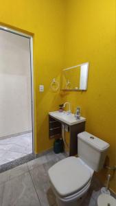 Ένα μπάνιο στο guaratuba beach house with pool