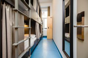 TV a/nebo společenská místnost v ubytování Maverick Athenaeum