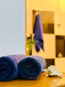 Ένα ή περισσότερα κρεβάτια σε δωμάτιο στο Conch Villa- 3 Min walk to the beaches