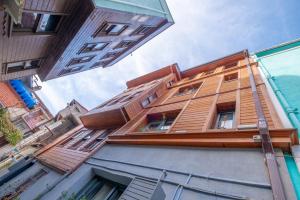 Budova, kde se kemp nachází