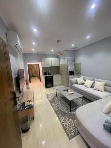 Köök või kööginurk majutusasutuses شقة صالة وغرفة نوم هادئه ومريحة دخول ذكي