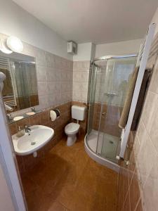 Koupelna v ubytování 4 Hordó - Panzió és Étterem