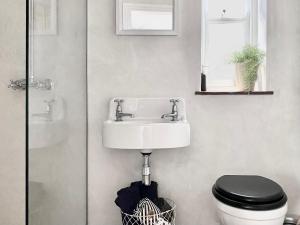 Koupelna v ubytování Shrimp Cromer + 16 fotografií