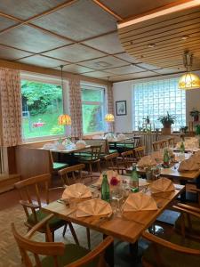 Restoran või mõni muu söögikoht majutusasutuses Gasthof Stimmersee