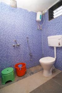 Ένα μπάνιο στο Kalpataru