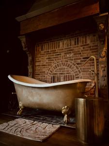 Ένα μπάνιο στο 'T Rood Kasteel +35 φωτογραφίες