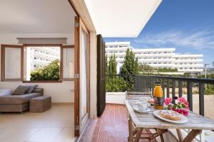 En balkon eller terrasse på Apartamento Reganyol by Rentallorca