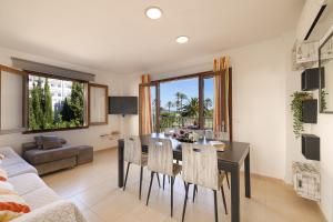 Et tv og/eller underholdning på Apartamento Reganyol by Rentallorca