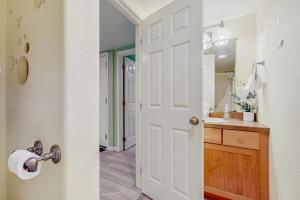 Phòng tắm tại Light & Leisure +7 ảnh