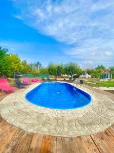 Πισίνα στο ή κοντά στο Bulgarka Guest House - Булгарка