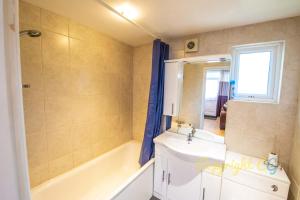 Ванная комната в K149 Parkdean Camber Sands