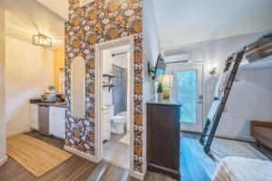 Fotografie z fotogalerie ubytování Barrel Bunkhouse 8033 CR 802 v destinaci Burleson