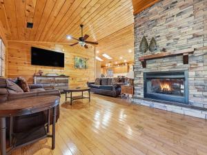 TV a/nebo společenská místnost v ubytování Heavenly Creekside #276