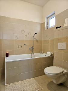 O baie la Cozy Apartment with Panoramic view