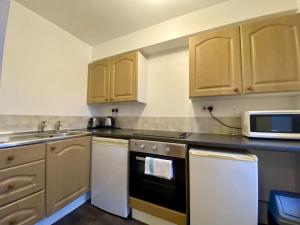 Η κουζίνα ή μικρή κουζίνα στο Studio Apartment in Bracknell +2 φωτογραφίες