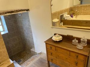 Ένα μπάνιο στο Cutteridge House +34 φωτογραφίες