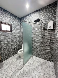 Vannituba majutusasutuses Grandma's Samui Garden - บ้านสวนคุณย่า +13 fotot